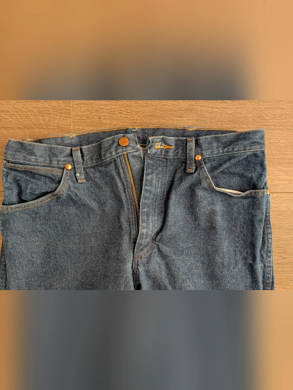 Men's 33 X 32 Wrangler Jeans